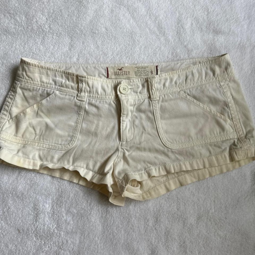 vintage low waisted hollister cream shorts